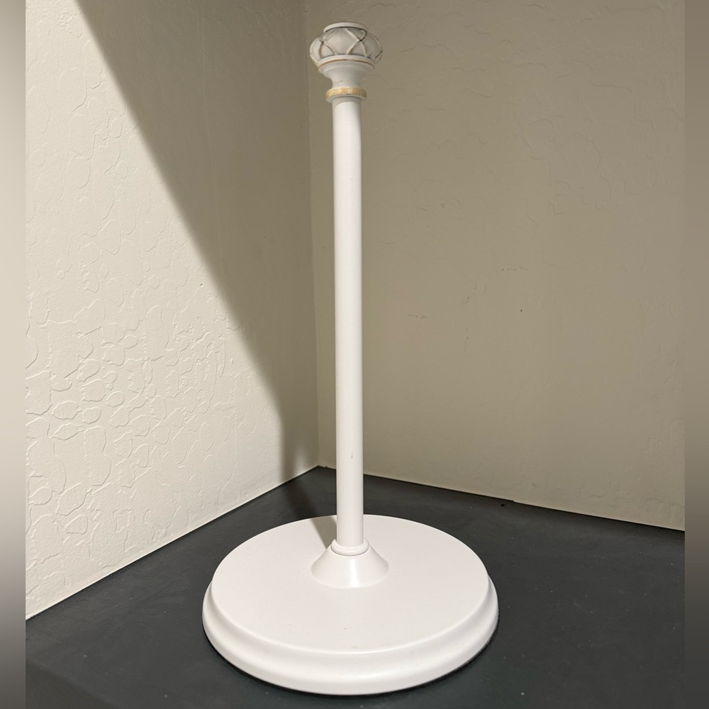 White Paper Towel Holder